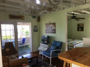 3 Waterfront Cottages- 4 units - Rent 1 or all 4 - Dock - 1 Block to Beach - Image 4