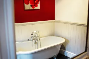 Stunning Holiday Cottage sleeps 8  with a hottub - Image 5