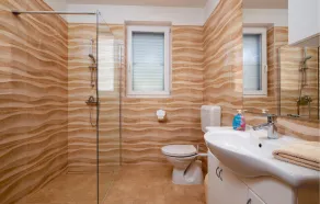 Impresionante casa en Sveti Lovrec. - Image 4