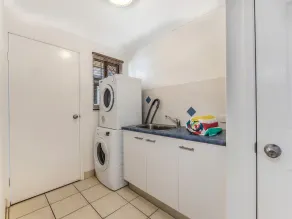 10min walk to SLSC Beach, Pets, Pool table, Wifi, AC,~ Coolum Wave - Image 2