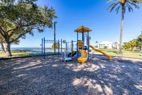 Your stay on the Bay! Unit 609 - Image 3