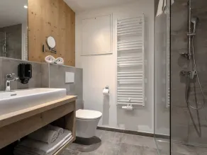 Schöne Wohnung mit Sauna und großer Terrasse - Image 5