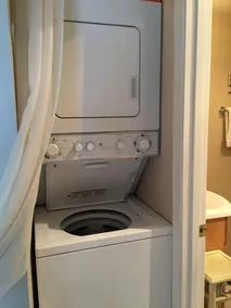 Vous êtes au cœur du Capitola Village!    16-092 - Image 2