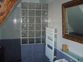 In una casa padronale con parcheggio, vicino al mare, al mercato e al centro città - Image 4