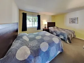 Pool View Condo pour 8 personnes avec 2 BR, 2 BA, Cuisine et Rénové Intérieur - Image 5