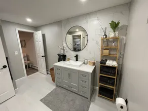 Modern long island guest suite - Image 4