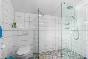 Familievenlig enfamiliehus med 4 soveværelser og en privat brygge - Image 3
