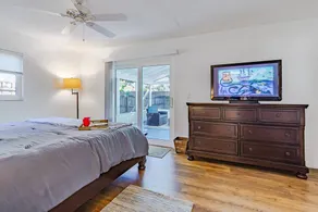 Stunning Private Pool Home | Lanai | Dog Friendly | 10 min to Siesta Key | Perfect Outdoor Living! - Image 4