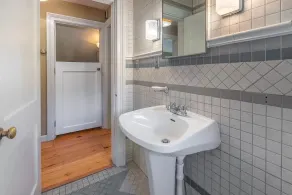 The Benton House- 6 Beds- minutes to Dartmouth - Image 3