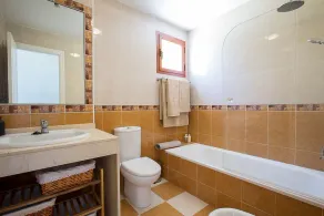 Charming apartment close to the beach. - Image 4