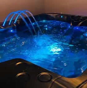 The cozy little nest parenthesis with Jacuzzi - Image 5