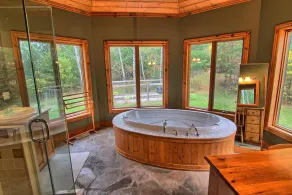 Luxurious 5 bdrm,4 bath farmhouse in Mulmur!4 Season Country Getaway!Swim & Ski! - Image 3