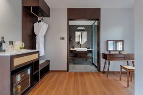 Hangzhou West Lake Demo Hotel - Image 3