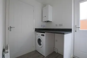The Haven – Modern 4-Bed Home with Garden - Image 2