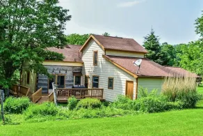 Bo på dette historiske bondgård på SanaView Farms i Laurel Mountains! - Image 4