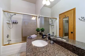 Golf View Retreat | Hot Tub, 3 Kings & Pool Table - Image 3