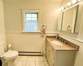 Cozy Greenport village cottage - Image 4