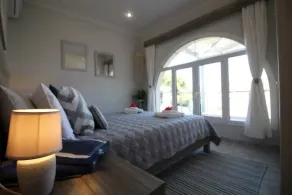 SeaDream Beachfront Villa with sea view and jacuzzi - Image 5