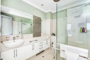 Apartamento vacacional totalmente equipado con terraza | Vistas al agua | Adaptado para teletrabajar - Image 4