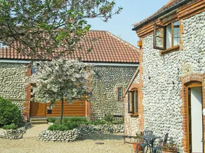 1 bedroom accommodation in Lower Gresham - Image 5