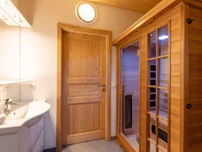 Lavish Wooded Chalet with Sauna & Jacuzzi in Hohentauern - Image 2