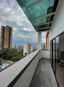 Extraordinary 3-story penthouse in Poblado - Image 2