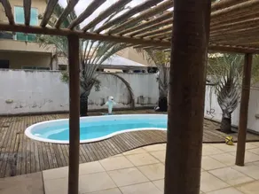 Beautiful house with pool and garden - Image 4