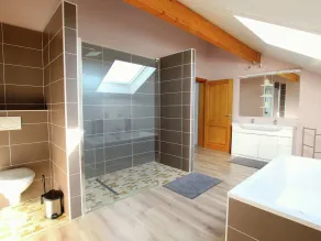 Classy Holiday Home in Martilly with Hot Tub - Image 4