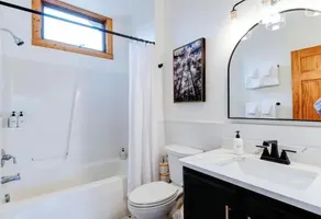 Whiskey Hills - Newly Remodeled Luxury Cabin with Hot Tub, Incredible Views close to Asheville, walk to Hatley Pointe & Ski! - Image 4