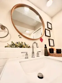 Spacious & Cozy Unit in the Heart of Milwaukee - Image 4