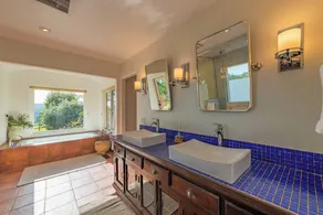 Refugio Casa - Sophisticated Spanish Villa | Jacuzzi | Wineries - Image 3