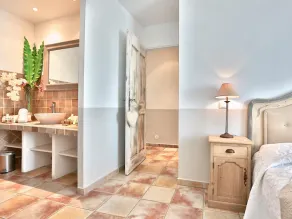 Inside Gordes-Appartamento-Appartamento-Bagno privato con doccia - Image 5