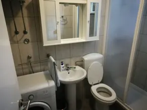 5 min Walk to the Beach,  Wi-Fi, Aircon, Parking, family friendly - Image 4