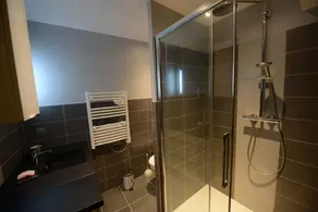 Magnifique 2 chambres avec terrasse - Image 3