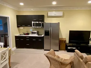 Entire Detached Guesthouse Studio with Private Entrance - Image 2