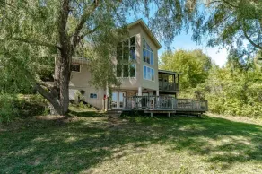 Premiere Kingsford Lake Cottage - Image 5