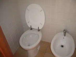 Lejlighed i privat lukket område med udsigt til poolen og bjergene - Image 2