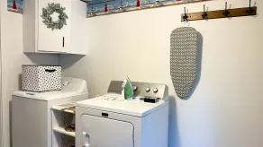 Updated house close to downtown and the airport. - Image 4