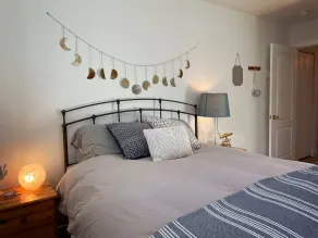 Relax in Style and Comfort in South Bay - Image 5
