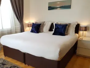 Den gamla kirurgin, smakfullt inredda, obefläckade och bekväma - Image 3