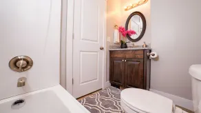 SLEEPS 18 IN LUXURY! Private Hot Tubs+Best Location+BBQ+Patio+5 Mins to Dwntwn! - Image 4