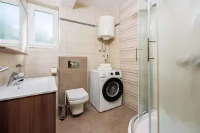 Holiday apartment with air conditioning and sea view - Image 3