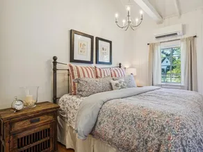 Cottage at Goose Neck Point - Image 3