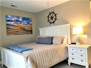 Newly Remodeled Luxurious Condo w/two Balconies overlooking Marina and Harbor - Image 5