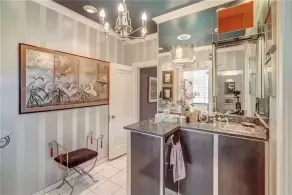 Historic Marshall house w/3 King sized beds, 11 total beds & saltwater Pool - Image 2