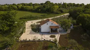 Vacation home near Rovinj quiet location with large garden, terrace, WLAN - Image 5