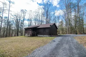 Secluded-Hot Tub-Fire Pit-Fiber internet-Near the Gorge & Parks-Pet Friendly - Image 5