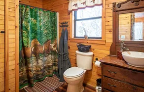 The Lodge at Oak Haven Farms - Cabin Outside of Nashville - Image 4