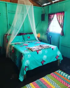 Jamaican style cabin 10 mins walk to Winifred Beach - Image 5