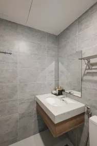 2Bd Luxury Apartment Free Gym & Pool. - Image 3